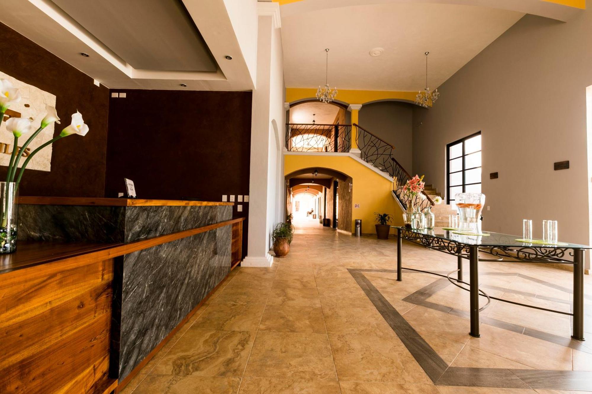 Hotel Los Frailes Valladolid  Extérieur photo