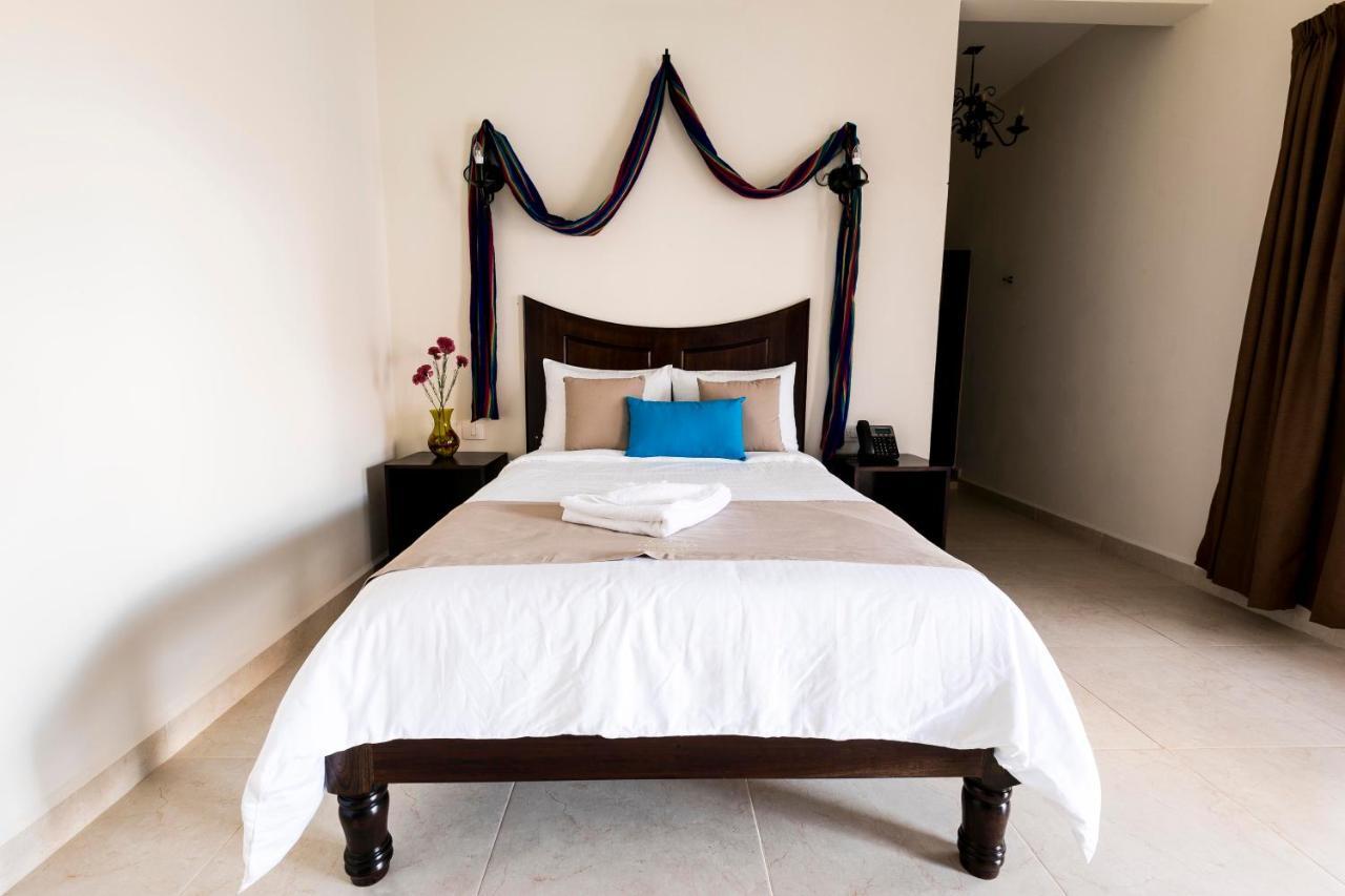 Hotel Los Frailes Valladolid  Extérieur photo