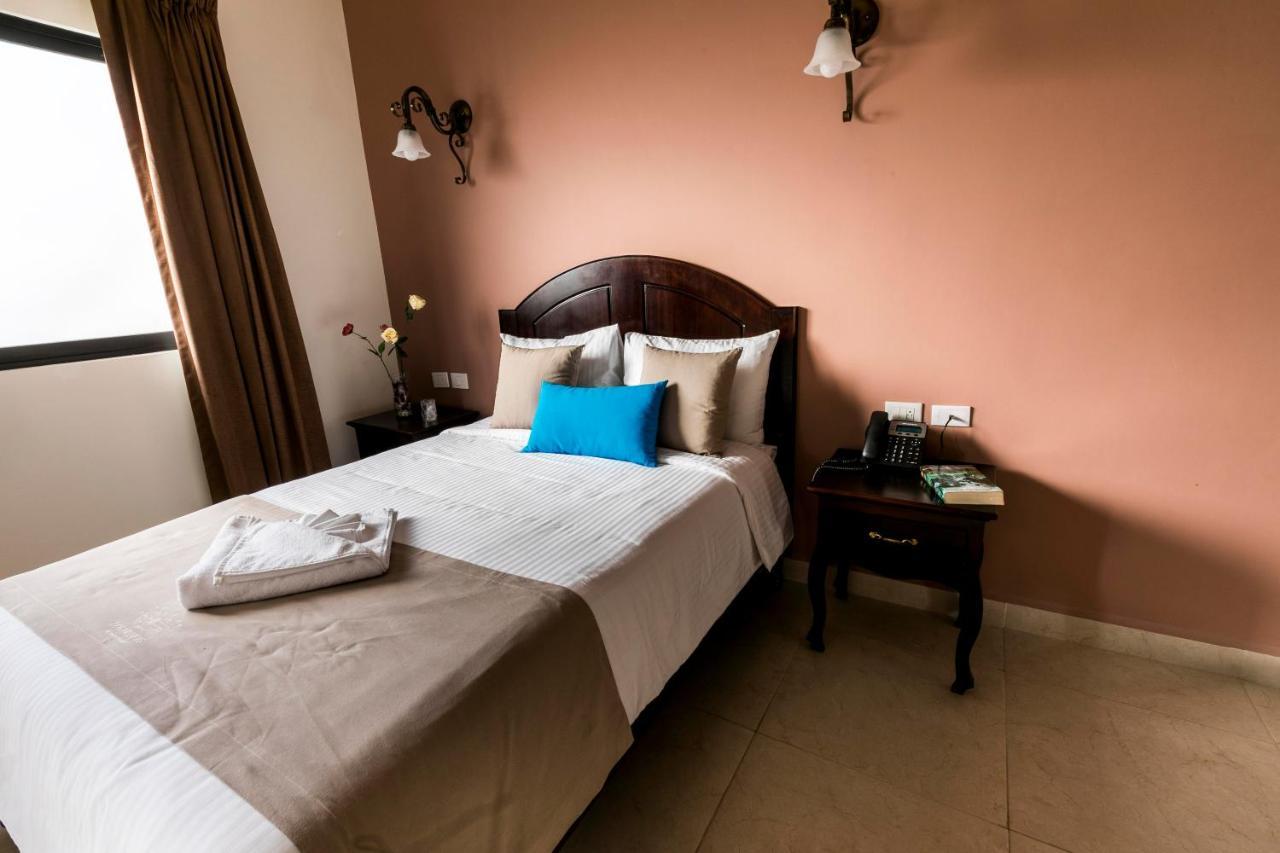 Hotel Los Frailes Valladolid  Extérieur photo